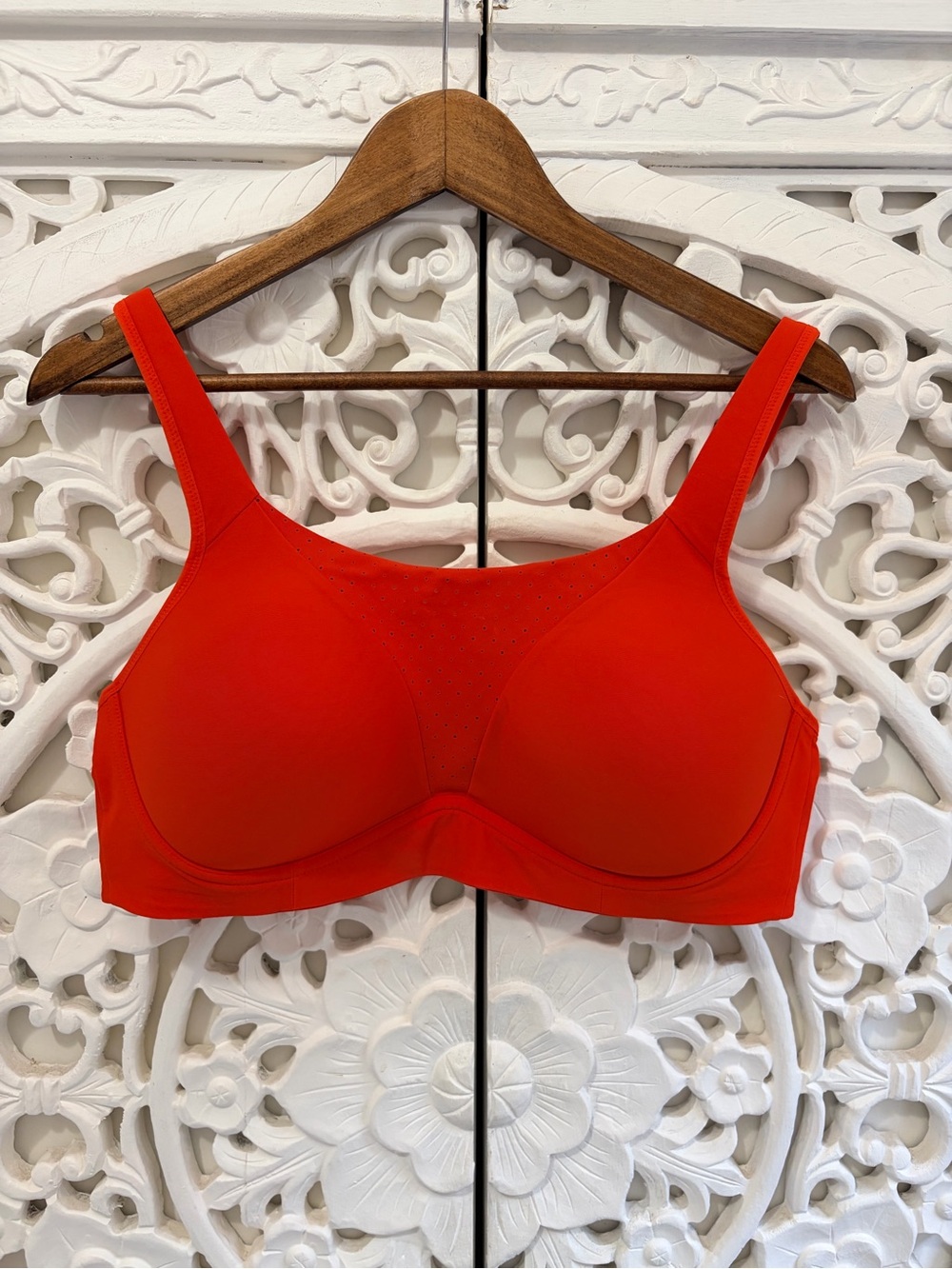 Lululemon 38D Red Orange Underwire Sports Bra High Support Adjustable